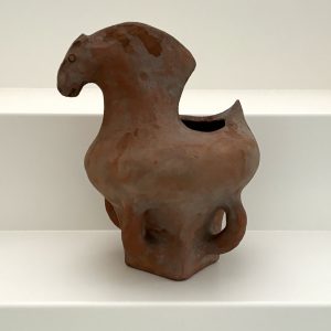 Sculpture cheval en terre cuite
