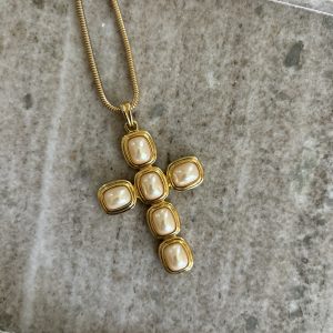 Collier pendentif croix BURMA