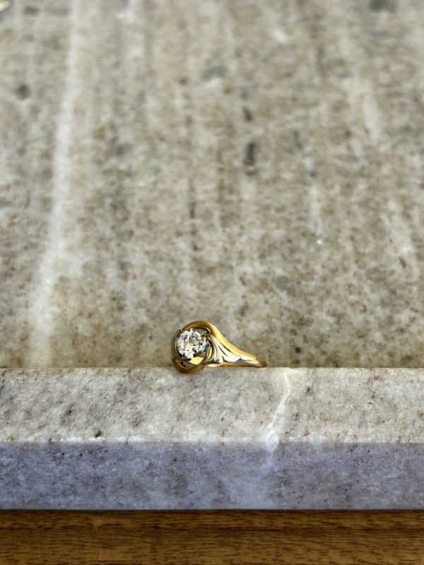 Bague en or et pierre